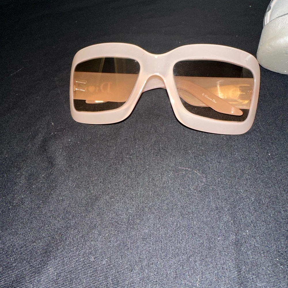 Never Worn - image 4